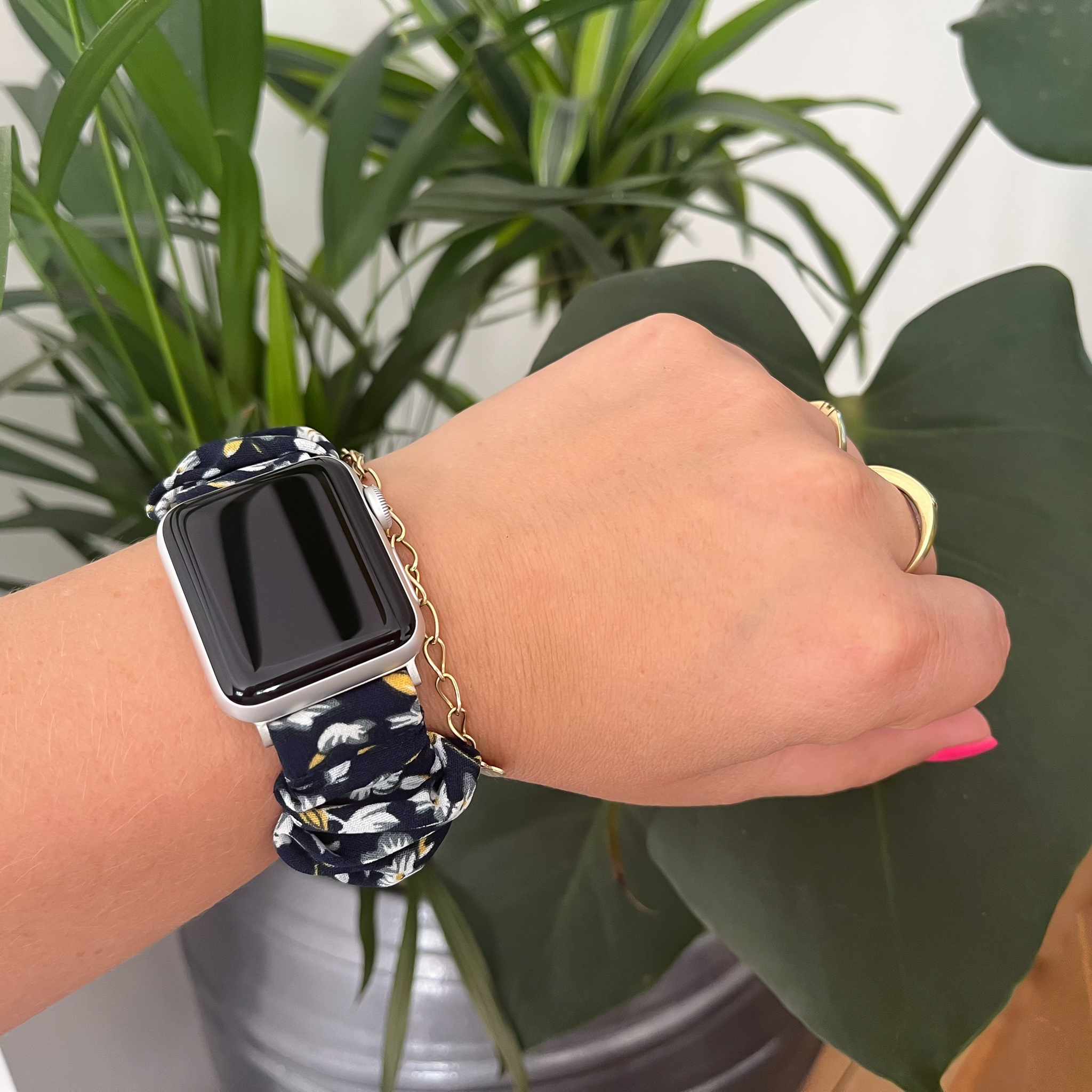 Apple Watch Nylon Scrunchie Strap - Dark Blue Flowers