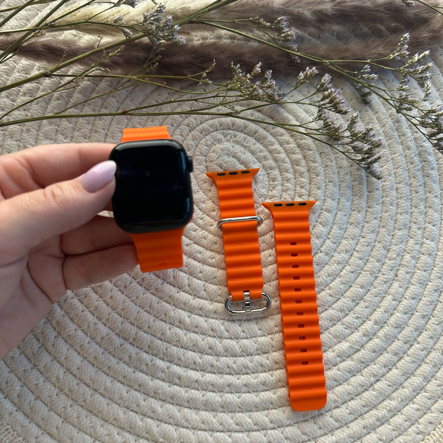 Apple-Watch-ocean-band---oranje---7440850085032---123watches---sfeerfoto