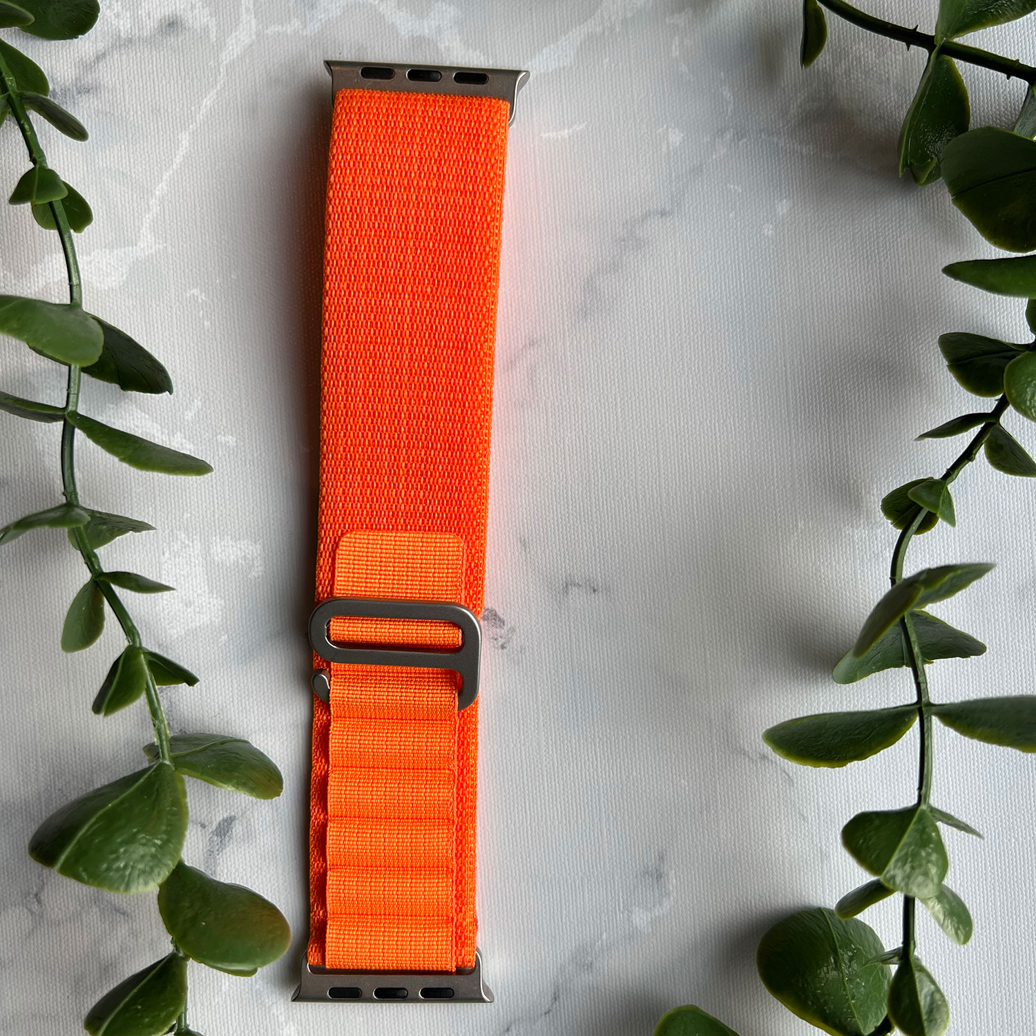 Apple Watch nylon alpine band - oranje - 7440850085094 - 123watches - Het bandje dat je niet voelt zitten