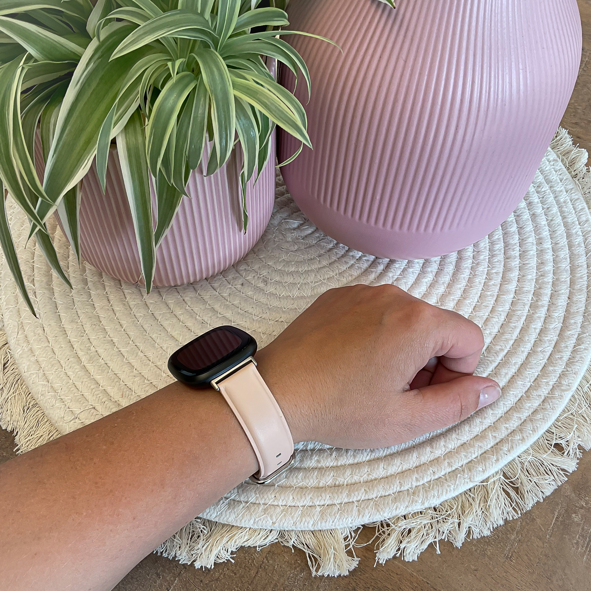 Fitbit Versa 3 / Sense Leather Strap - Pink