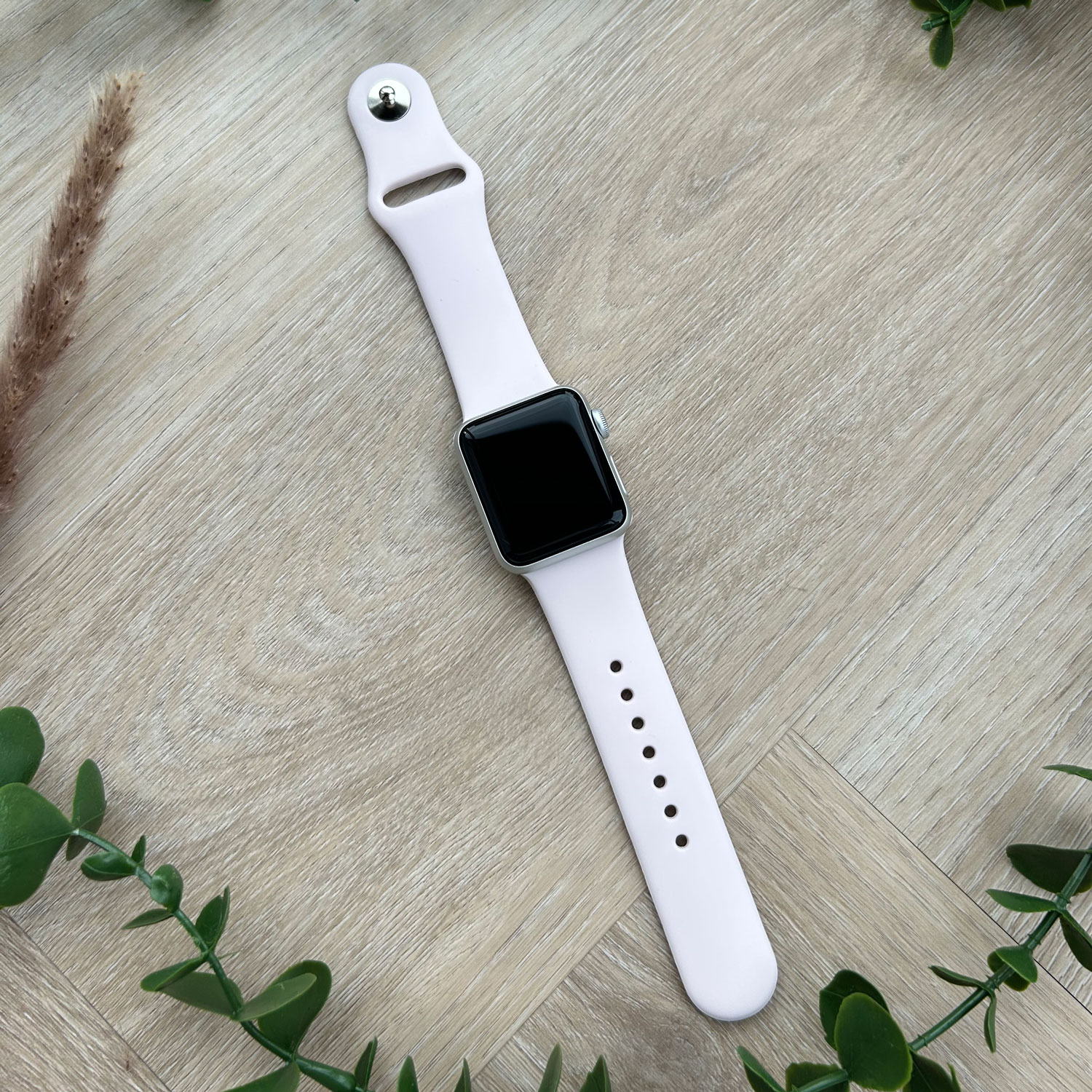 Apple Watch sport band - lichtroze - 7440850175108 - 123watches - comfortabel tijdens een avondje uit