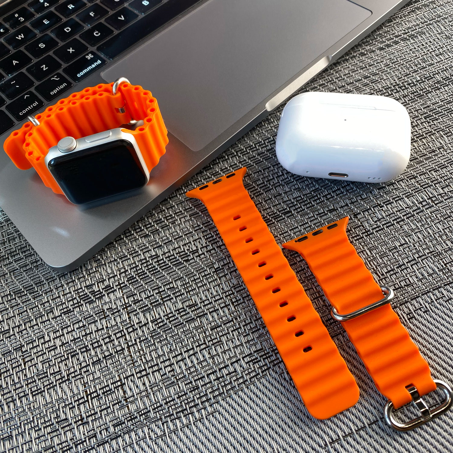 Apple Watch ocean band - oranje - 7440850085032 - 123watches - Altijd in de ban van koninginnedag